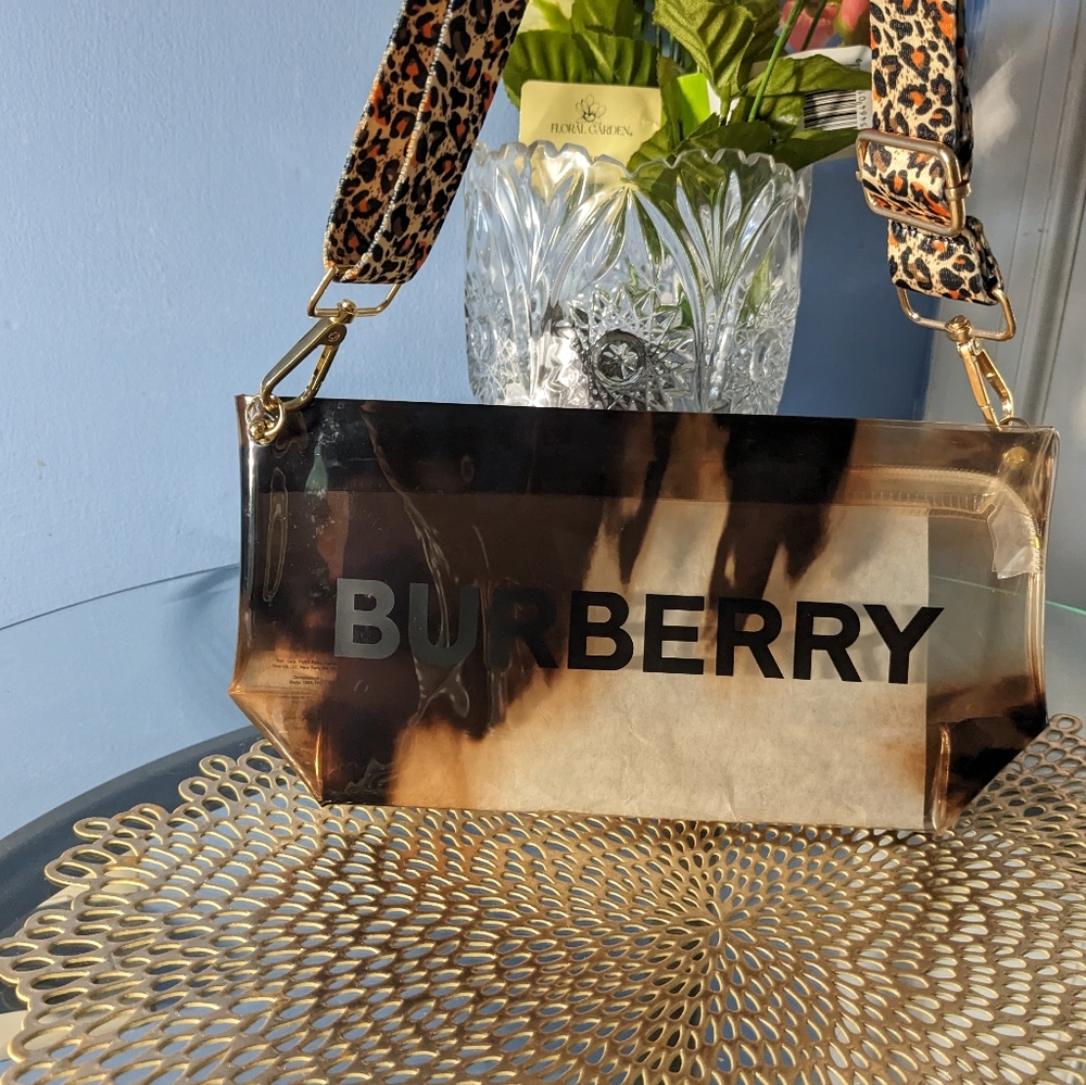 Burberry - Picture 3 of 10